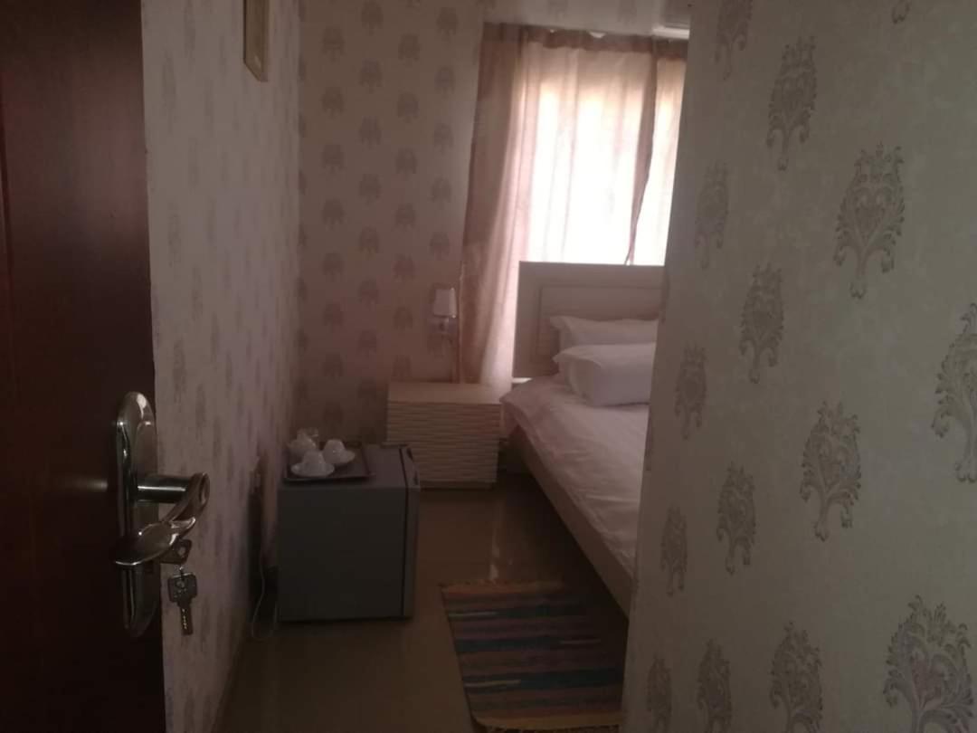 Lee Bed & Breakfast Francistown Extérieur photo