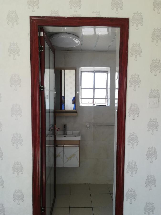 Lee Bed & Breakfast Francistown Extérieur photo