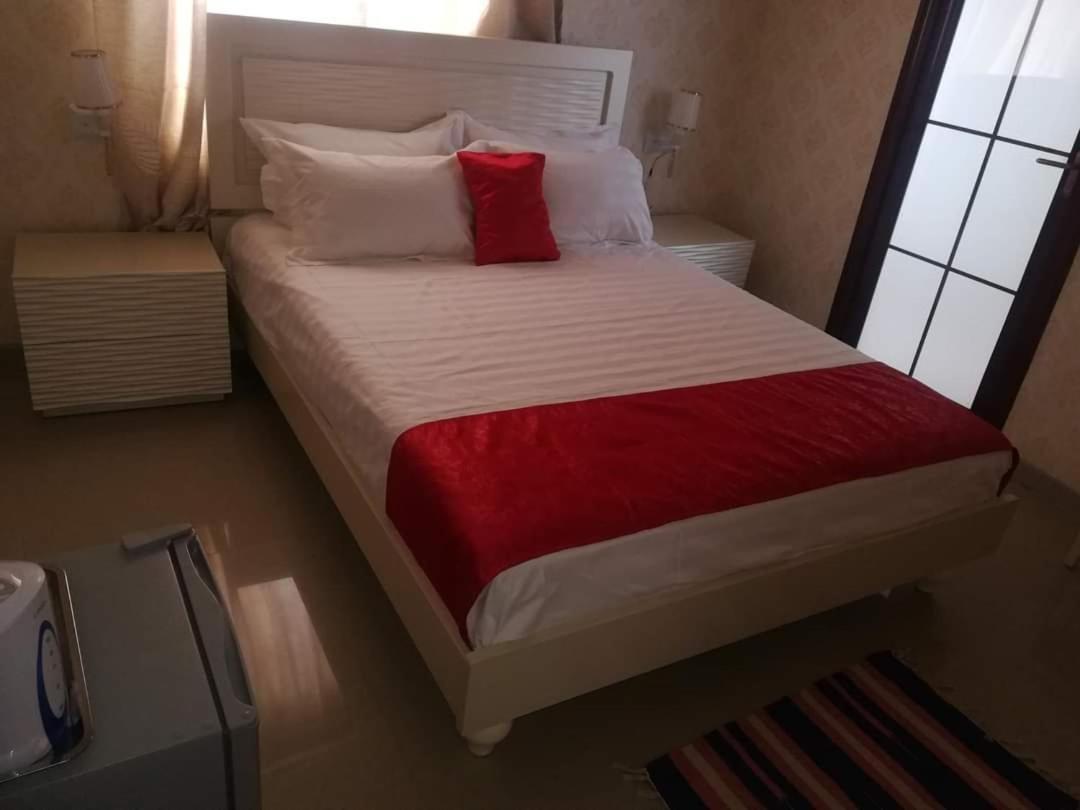 Lee Bed & Breakfast Francistown Extérieur photo
