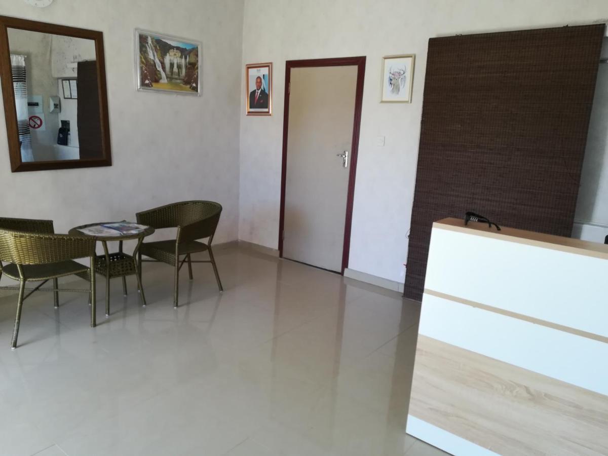 Lee Bed & Breakfast Francistown Extérieur photo